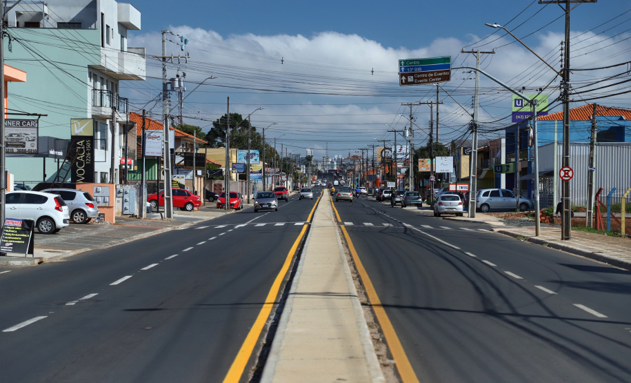 O serviço mais procurado é o de pavimentação de vias urbanas.