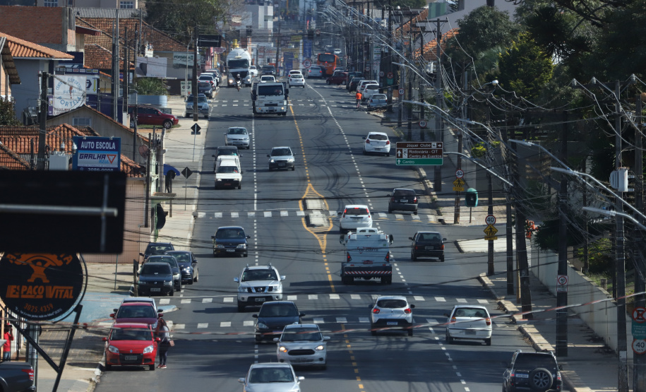 O serviço mais procurado é o de pavimentação de vias urbanas.
