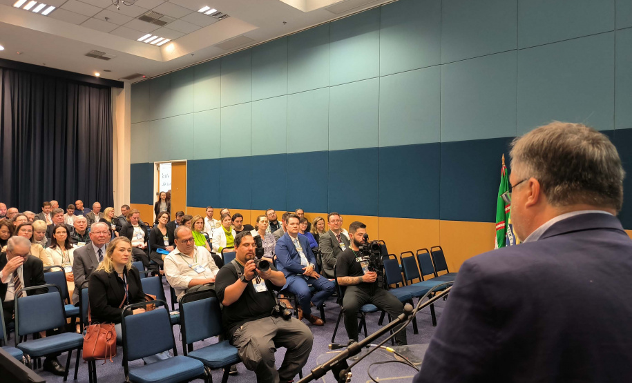 Secretário reforça ações do Estado em saúde bucal no XV Congresso Internacional de Odontologia