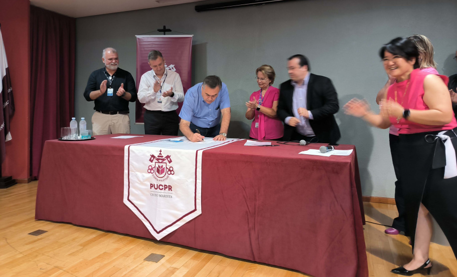 Sesa firma parceria entre Hospitais e Universidade para fortalecer ensino médico em Londrina