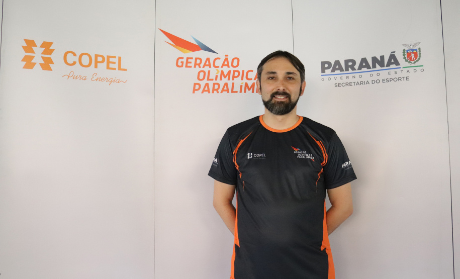 Programa Geração Olímpica e Paralímpica entrega mais de 400 kits para bolsistas da Capital