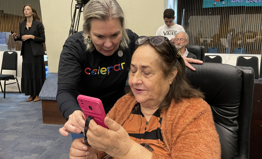 Curso de smartphone para idosos tem nova edição no dia 25