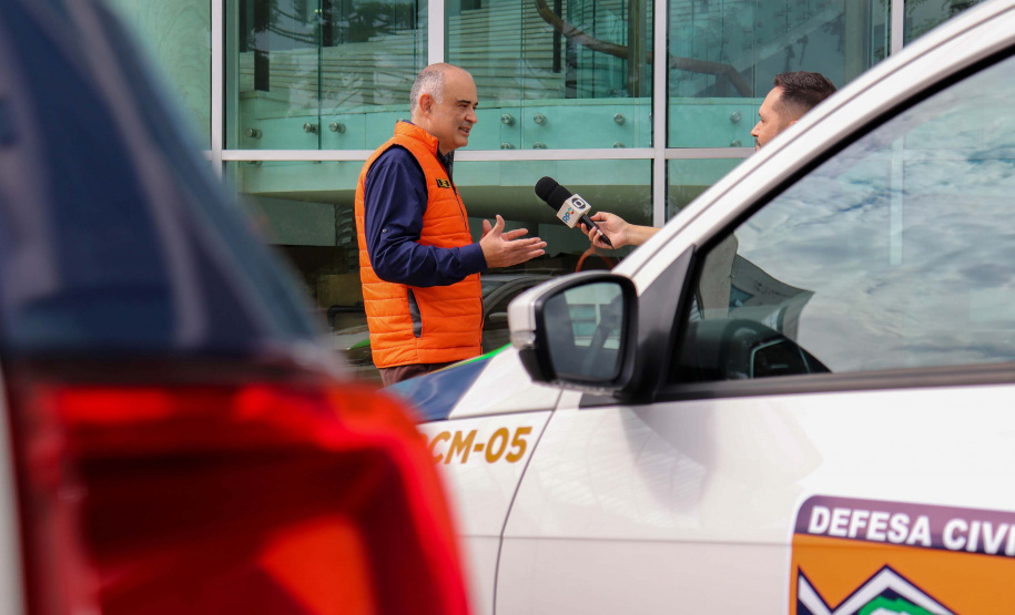 Governador entrega R$ 52 milhões em veículos e equipamentos à Defesa Civil