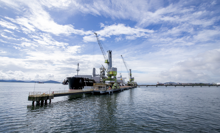 "Setembro histórico impulsiona movimentação na Portos do Paraná"