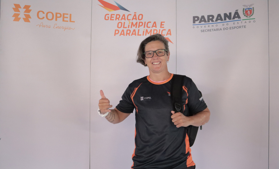 Programa Geração Olímpica e Paralímpica entrega mais de 400 kits para bolsistas da Capital