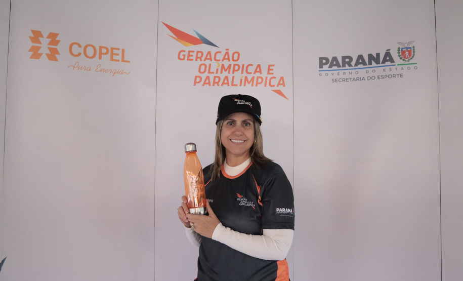 Programa Geração Olímpica e Paralímpica entrega mais de 400 kits para bolsistas da Capital