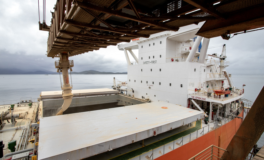 "Setembro histórico impulsiona movimentação na Portos do Paraná"