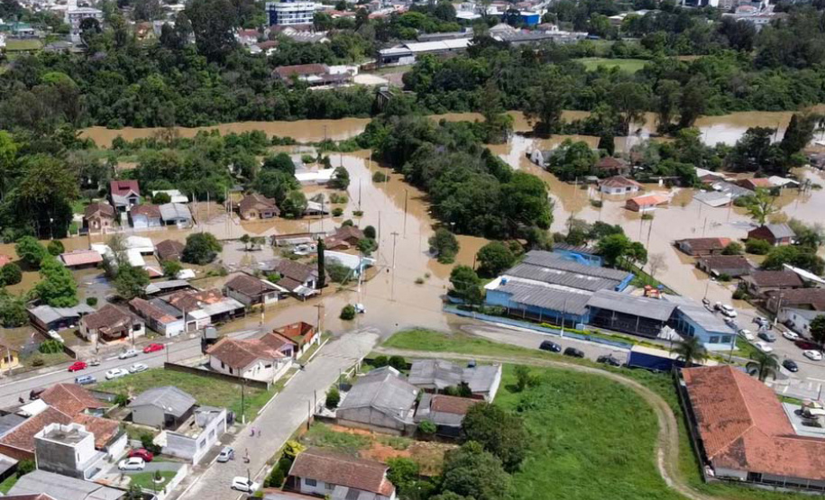 Paraná tem 13 municípios com decretos de situação de emergência homologados; Estado encaminha desabrigados a hotéis