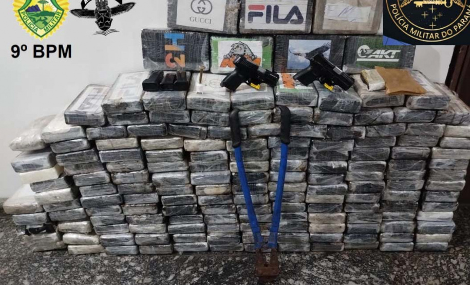Policiais Militares apreendem caminhão carregado com 176 kg de cocaína em Paranaguá