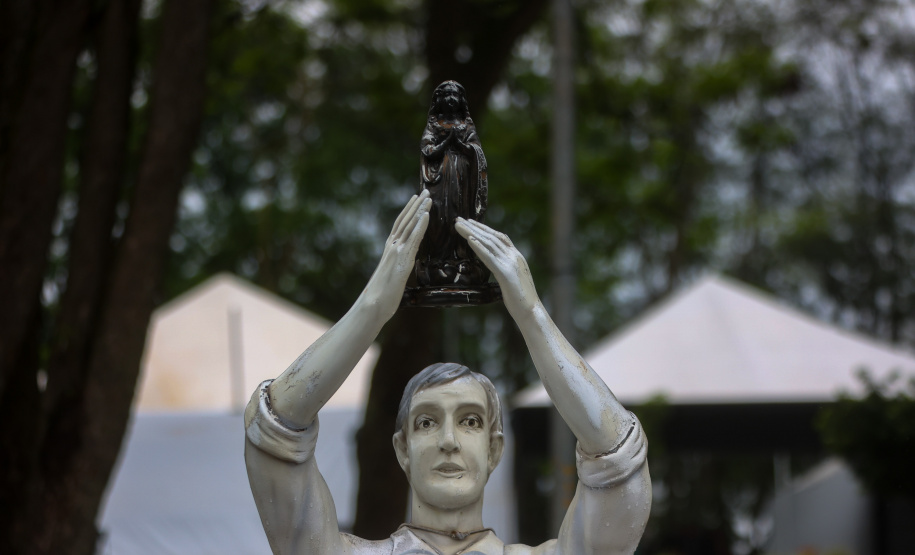 Com o maior monumento dedicado a Nossa Senhora Aparecida na América Latina, Itaipulândia recebe milhares de romeiros no Dia da Padroeira.