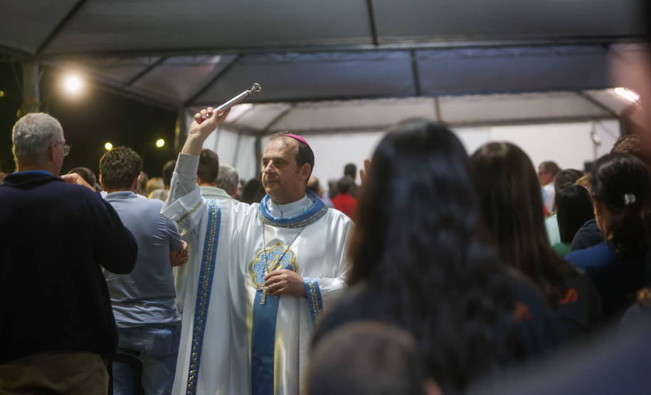 Com o maior monumento dedicado a Nossa Senhora Aparecida na América Latina, Itaipulândia recebe milhares de romeiros no Dia da Padroeira.