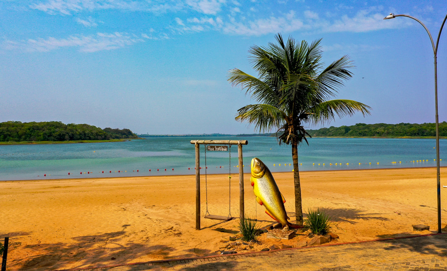 Com o maior monumento dedicado a Nossa Senhora Aparecida na América Latina, Itaipulândia recebe milhares de romeiros no Dia da Padroeira.