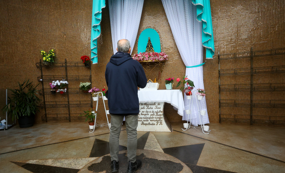 Com o maior monumento dedicado a Nossa Senhora Aparecida na América Latina, Itaipulândia recebe milhares de romeiros no Dia da Padroeira.
