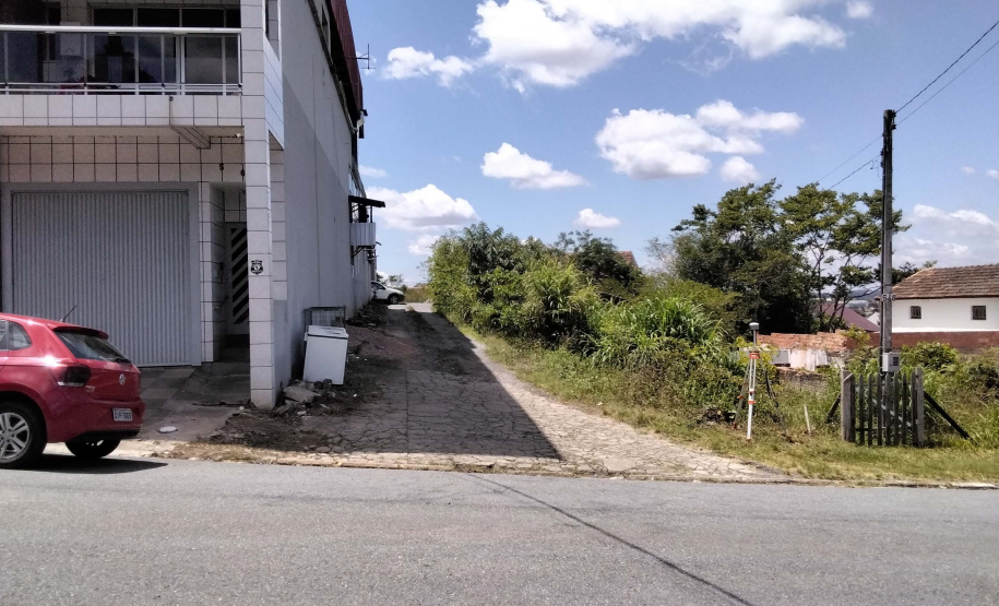 Estado promove a venda de imóveis e terrenos em cinco municípios com valores a partir de R$146 mil