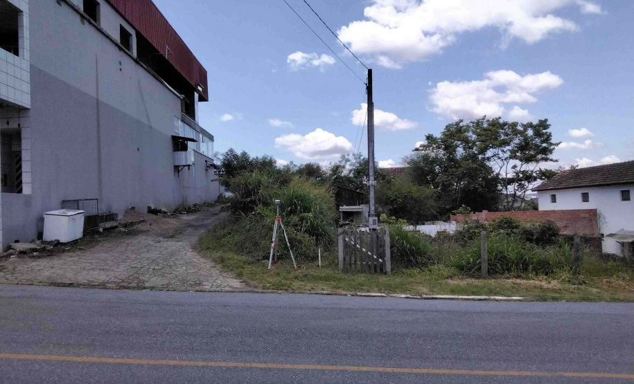 Estado promove a venda de imóveis e terrenos em cinco municípios com valores a partir de R$146 mil