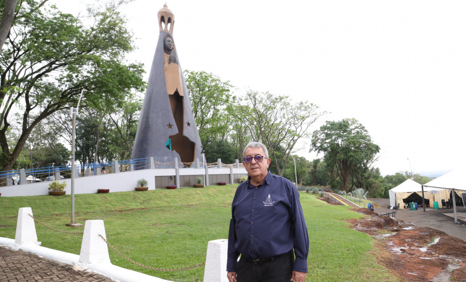 Com o maior monumento dedicado a Nossa Senhora Aparecida na América Latina, Itaipulândia recebe milhares de romeiros no Dia da Padroeira.