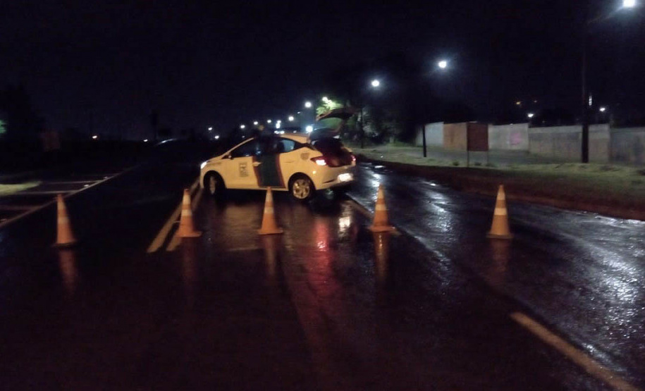 Pavimento da PR-151 cede em Jaguariaíva e tráfego está bloqueado