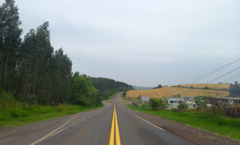 Rodovia de Dois Vizinhos recebe serviços de conservação