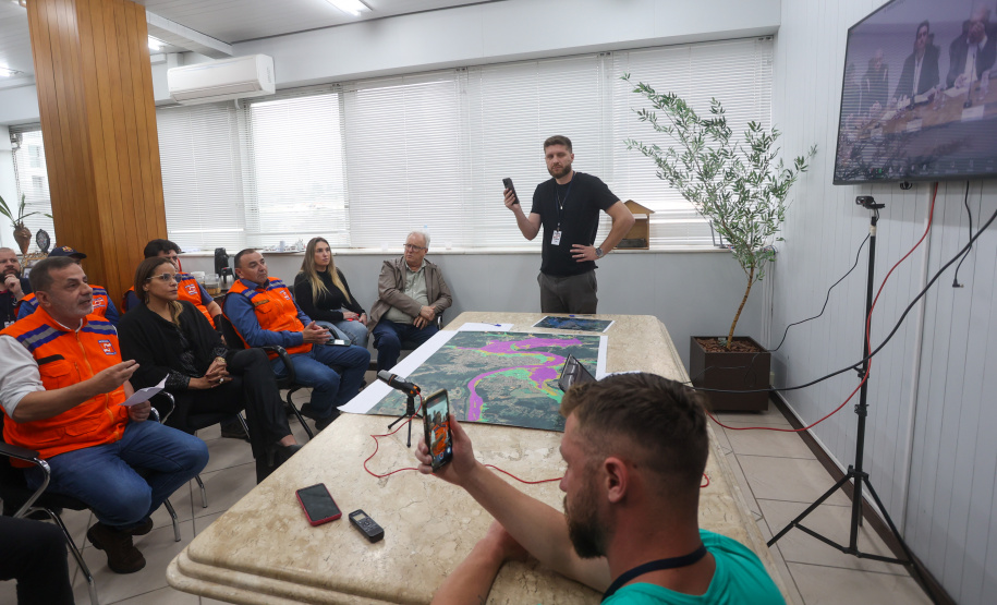 Reunião online governador