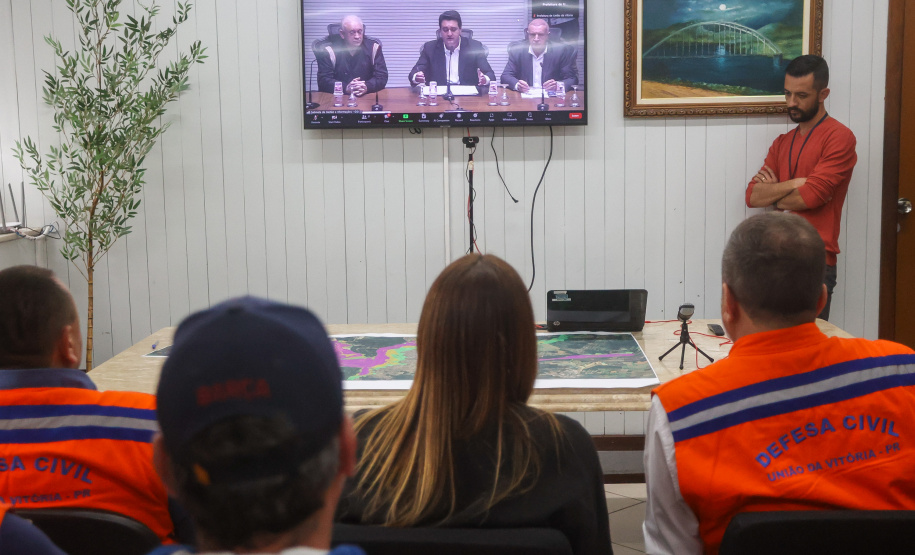 Reunião online governador