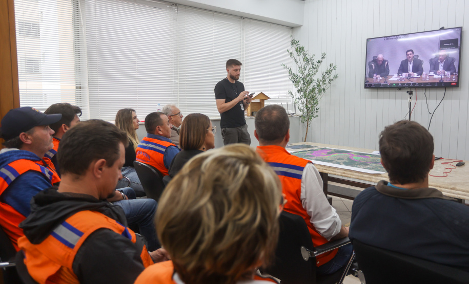 Reunião online governador