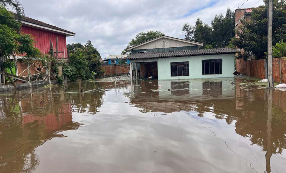 Paraná tem 13 municípios com decretos de situação de emergência homologados; Estado encaminha desabrigados a hotéis