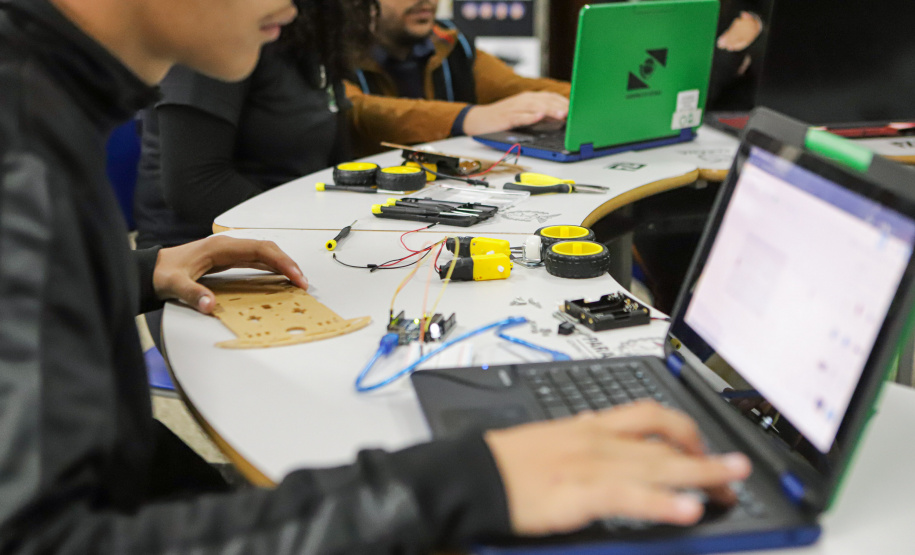 Educação amplia oferta de vagas no ensino técnico para 2024: matrículas estão abertas