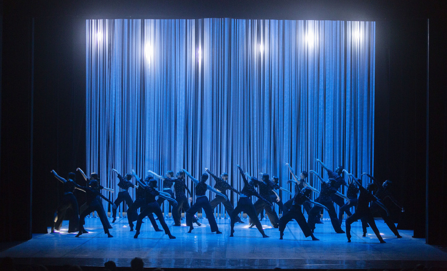 Espetáculo da Escola de Dança em 11 de novembro