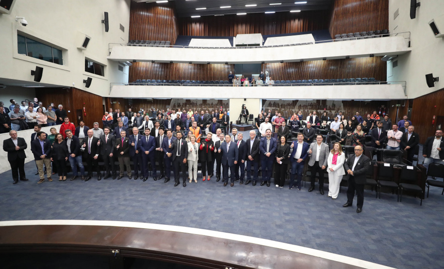 Portos do Paraná recebe homenagem da Assembleia Legislativa