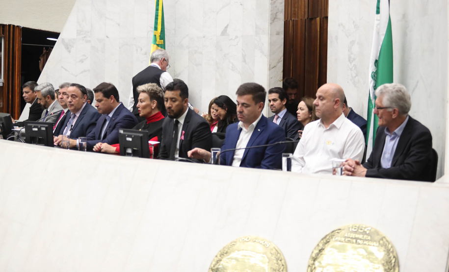 Portos do Paraná recebe homenagem da Assembleia Legislativa
