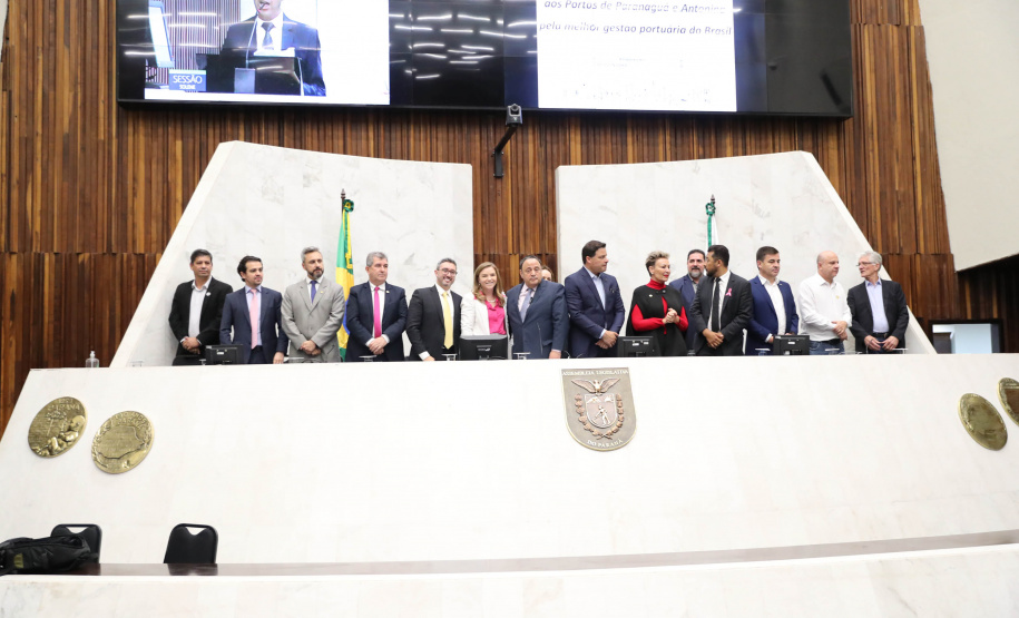 Portos do Paraná recebe homenagem da Assembleia Legislativa