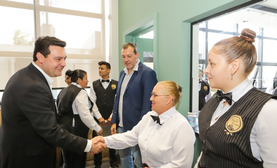 O governador Carlos Massa Ratinho Junior exaltou novamente a importância das cooperativas para a economia do Paraná durante a inauguração da nova sede administrativa do Sicredi em Palotina