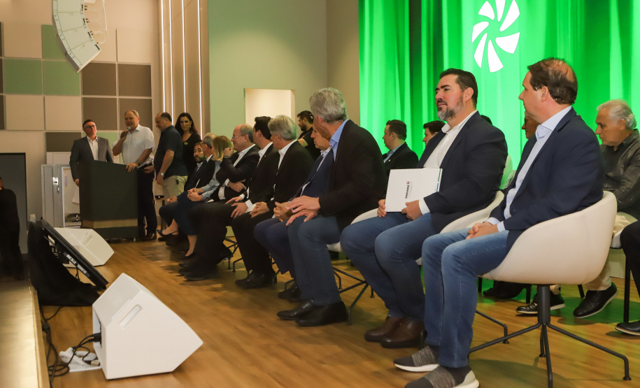 O governador Carlos Massa Ratinho Junior exaltou novamente a importância das cooperativas para a economia do Paraná durante a inauguração da nova sede administrativa do Sicredi em Palotina