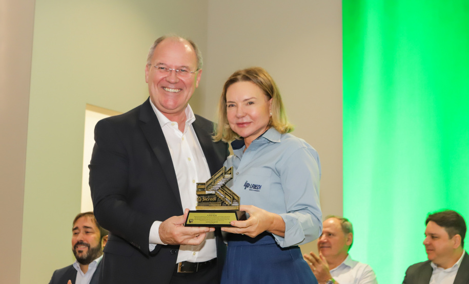 O governador Carlos Massa Ratinho Junior exaltou novamente a importância das cooperativas para a economia do Paraná durante a inauguração da nova sede administrativa do Sicredi em Palotina