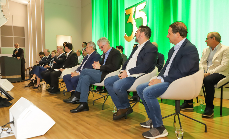 O governador Carlos Massa Ratinho Junior exaltou novamente a importância das cooperativas para a economia do Paraná durante a inauguração da nova sede administrativa do Sicredi em Palotina