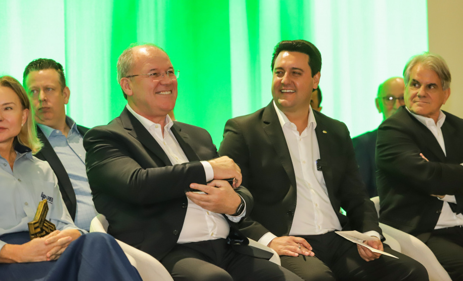 O governador Carlos Massa Ratinho Junior exaltou novamente a importância das cooperativas para a economia do Paraná durante a inauguração da nova sede administrativa do Sicredi em Palotina