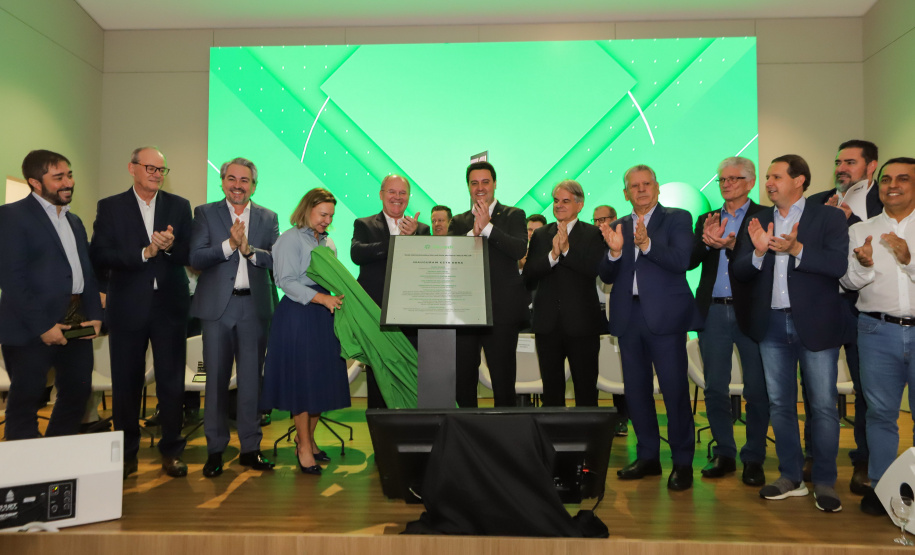 O governador Carlos Massa Ratinho Junior exaltou novamente a importância das cooperativas para a economia do Paraná durante a inauguração da nova sede administrativa do Sicredi em Palotina