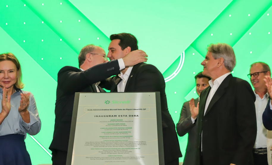 O governador Carlos Massa Ratinho Junior exaltou novamente a importância das cooperativas para a economia do Paraná durante a inauguração da nova sede administrativa do Sicredi em Palotina