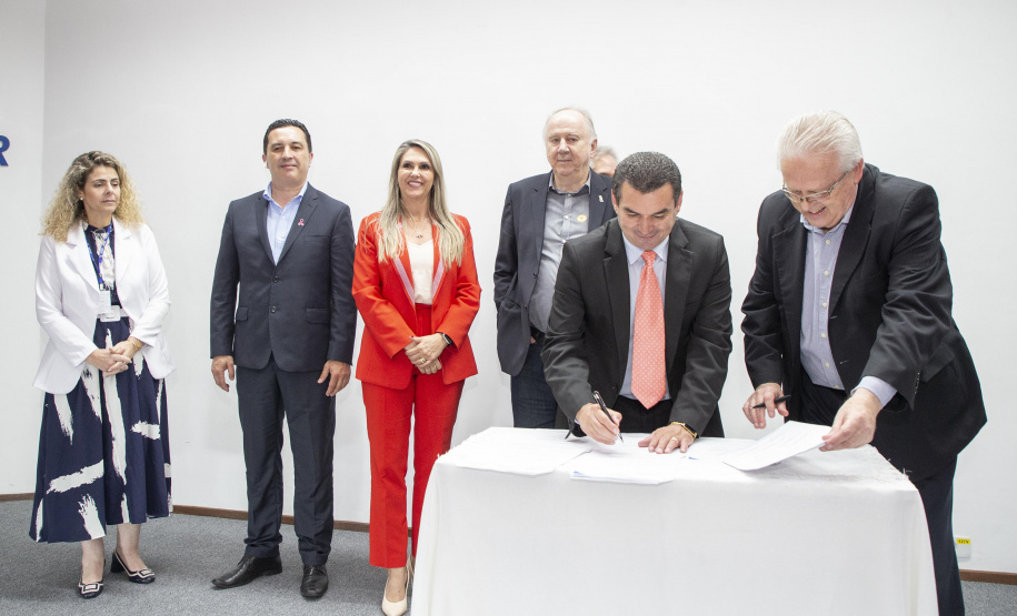 Matéria assinatura Tecpar e AMP