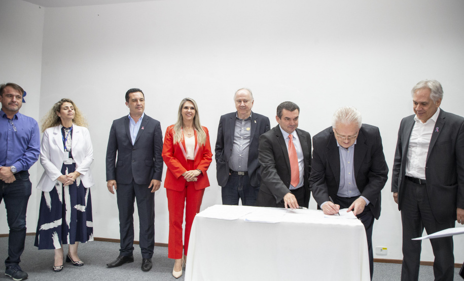 Matéria assinatura Tecpar e AMP