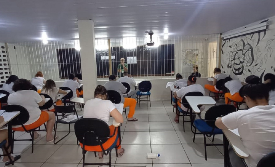 460 apenados participaram da 1ª fase do vestibular da UEL em Londrina; 55% a mais que no ano passado