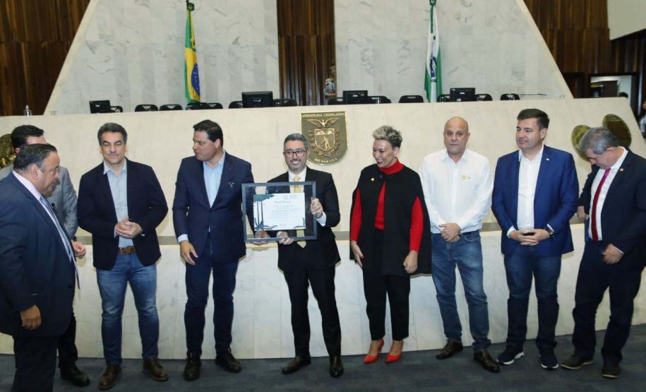 Com melhor gestão do Brasil, Portos do Paraná recebe homenagem da Assembleia