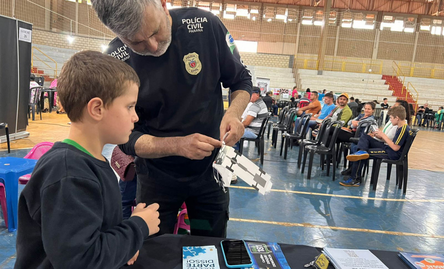 PCPR na Comunidade atende 1,1 mil pessoas em Quedas do Iguaçu e Santo Antônio do Paraíso