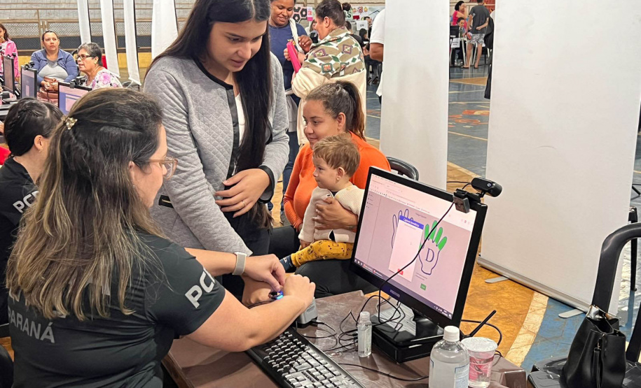 PCPR na Comunidade atende 1,1 mil pessoas em Quedas do Iguaçu e Santo Antônio do Paraíso