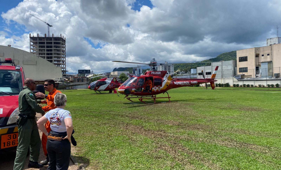 Paraná está ajudando nos atendimentos em Santa Catarina com equipe aérea e helicóptero