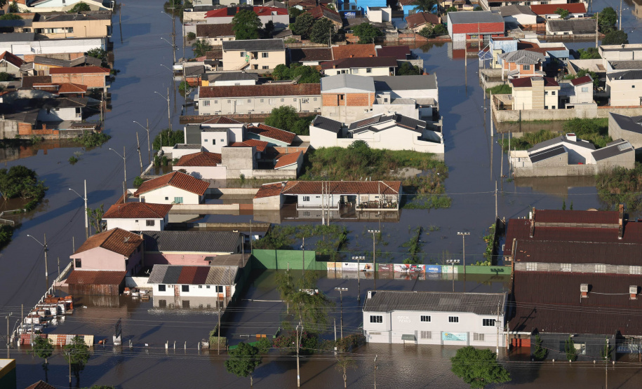 Em União da Vitória, governador Ratinho Junior anuncia pacote para auxílio às vítimas de enchentes