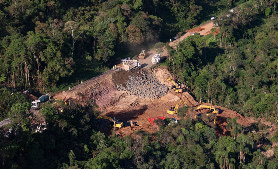 Em União da Vitória, governador Ratinho Junior anuncia pacote para auxílio às vítimas de enchentes