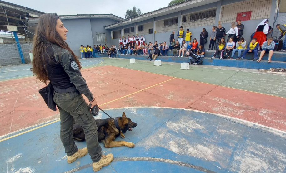 PCPR na Comunidade leva serviços de polícia judiciária para mais de 2,1 mil pessoas em Colombo e interior do Estado