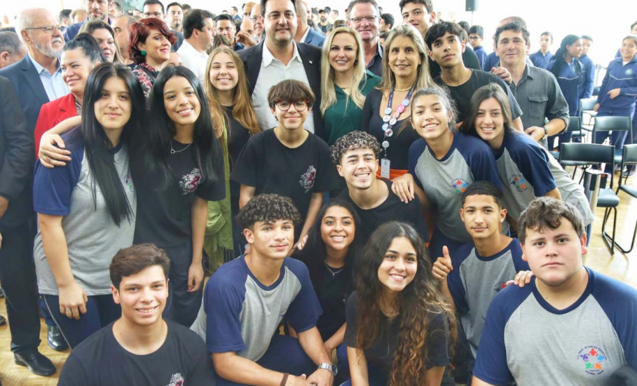 Governador entrega R$ 52 milhões em veículos e equipamentos à Defesa Civil