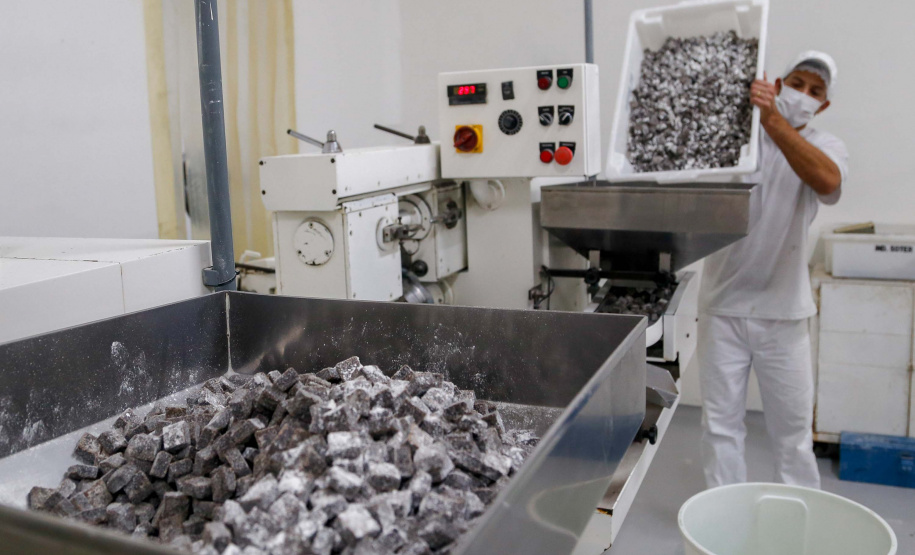 Bala de Banana gera identificação cultural e motiva negócios em Antonina